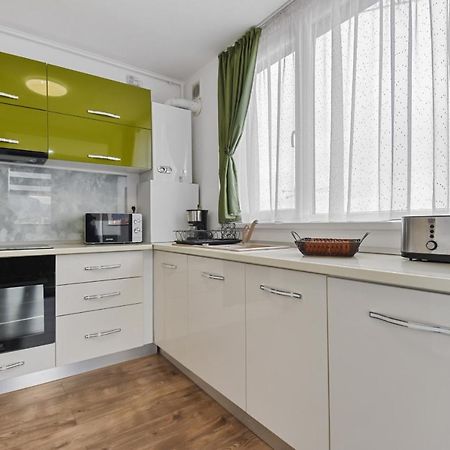 Appartement Modern In New Building With Panoramic View à Braşov Extérieur photo