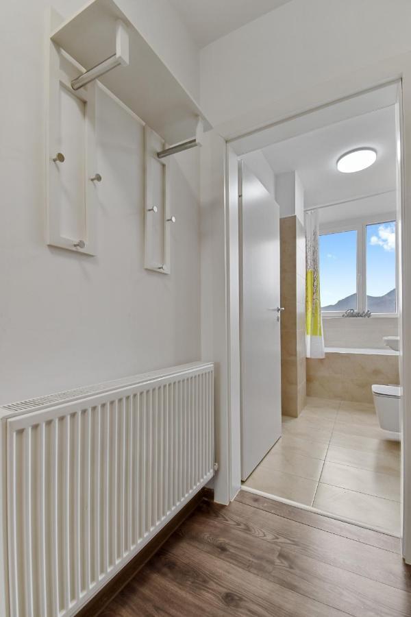 Appartement Modern In New Building With Panoramic View à Braşov Extérieur photo